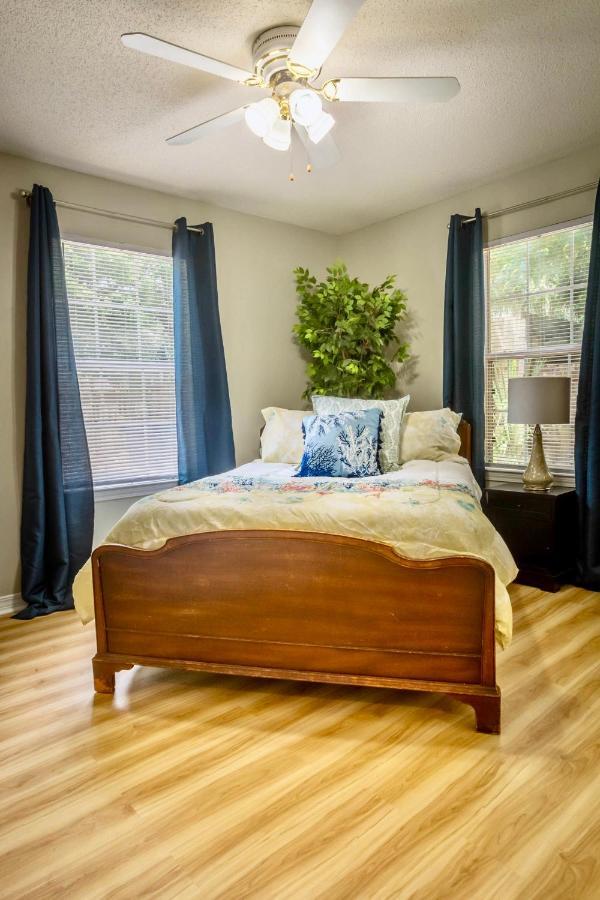 Life'S A Breeze! Updated 3B Home 10 Min To Beach! Gulf Breeze Exterior foto